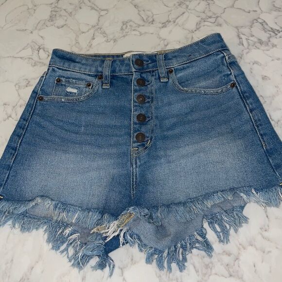 Curve love High Rise Shorts NWOT 24/00 button fly distressed - Picture 1 of 7